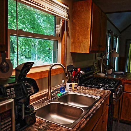 Our Private Wooded Cabin Chatham Buitenkant foto