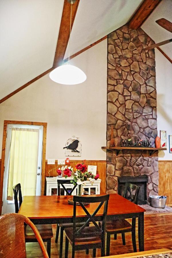 Our Private Wooded Cabin Chatham Buitenkant foto