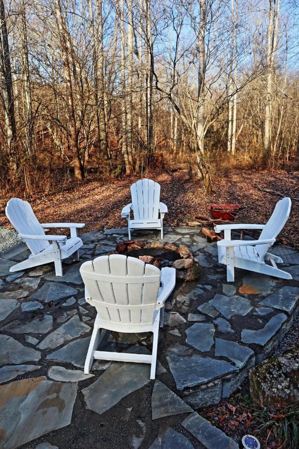 Our Private Wooded Cabin Chatham Buitenkant foto